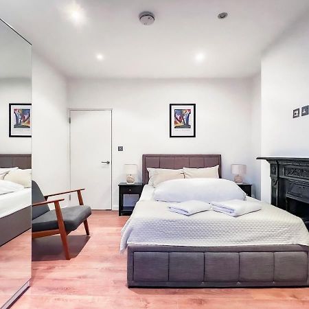 Prime Location Camden Luxury Apt Sleeps 6 Londen Buitenkant foto