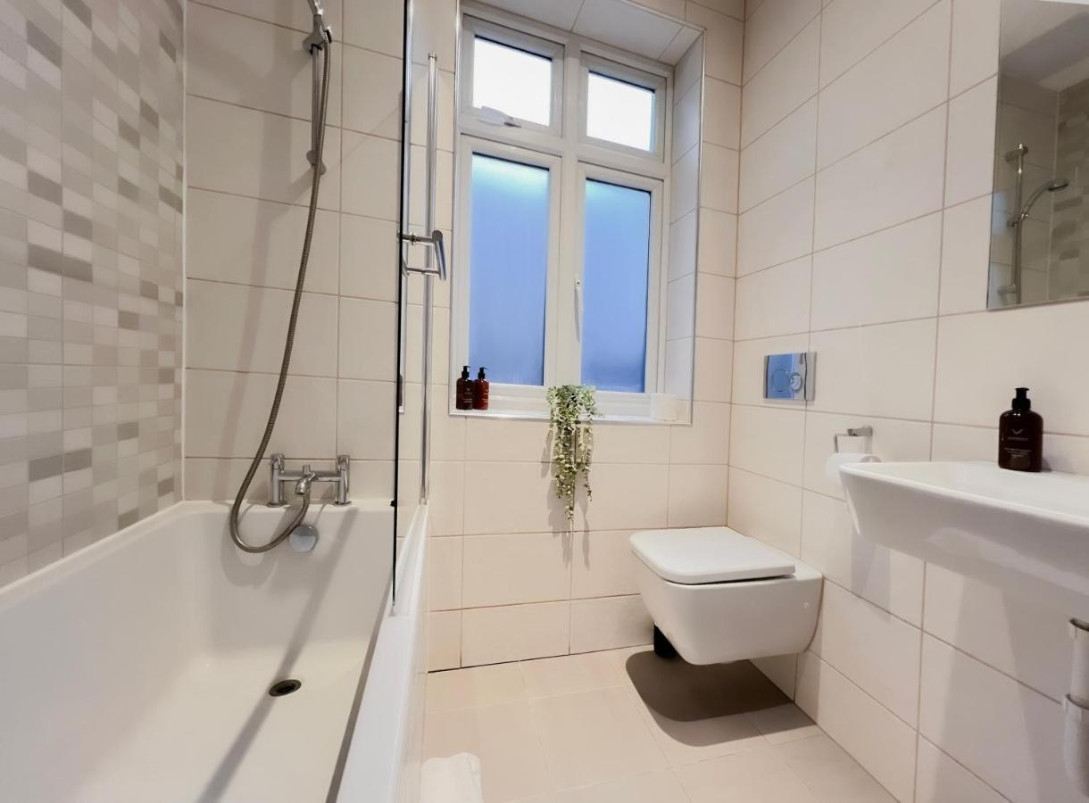 Prime Location Camden Luxury Apt Sleeps 6 Londen Buitenkant foto